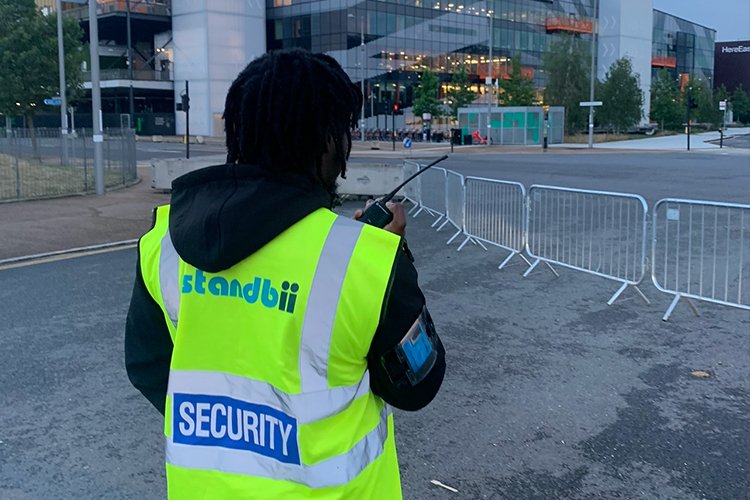 When it comes to securing your site or commercial property Standbii has the knowledge and resources to keep it safe. We offer 24/7 site security solutions across many different sites. From warehouses to construction and vacant buildings and properties. We have different solutions to suit your needs.